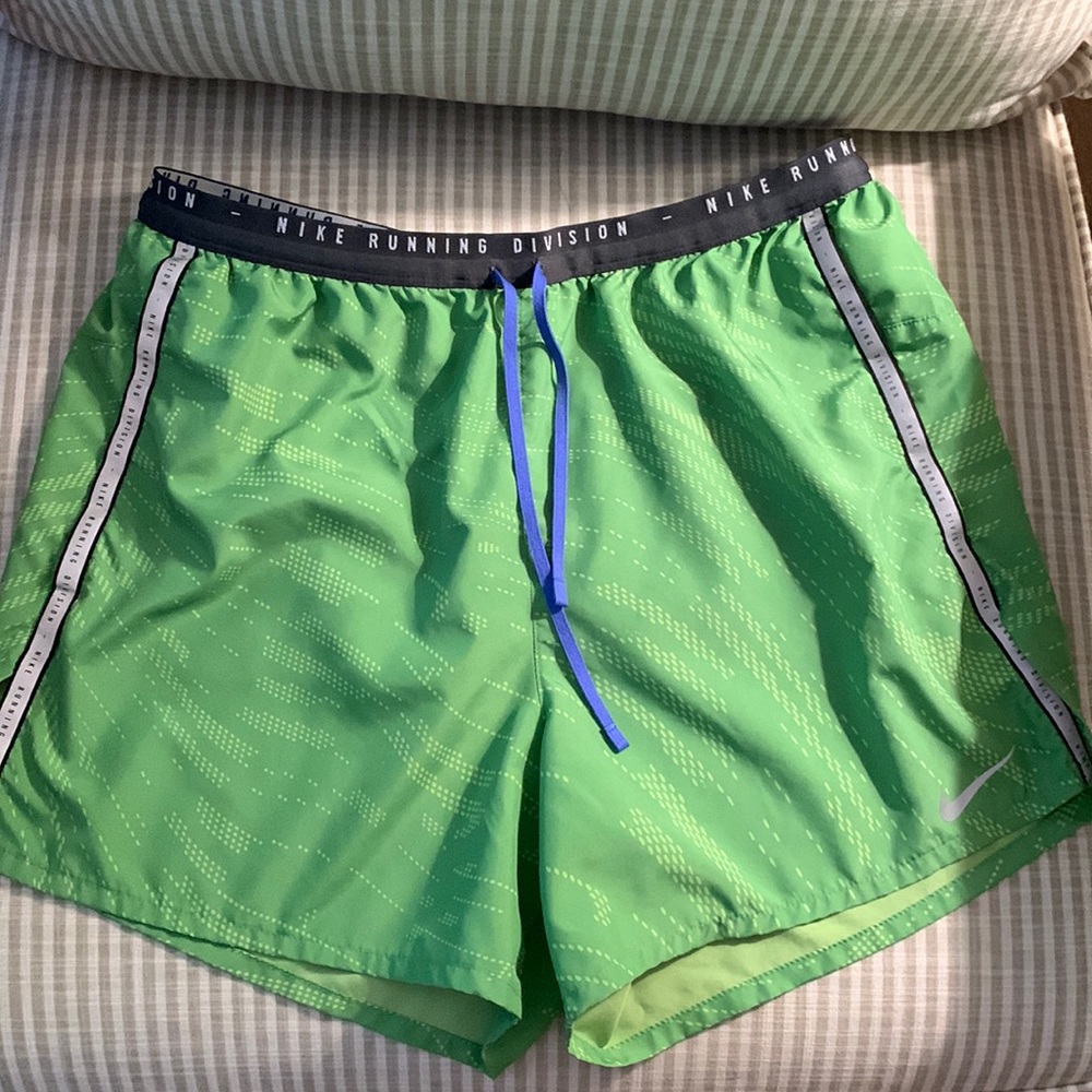 Nike Dri-fit men’s L running shorts